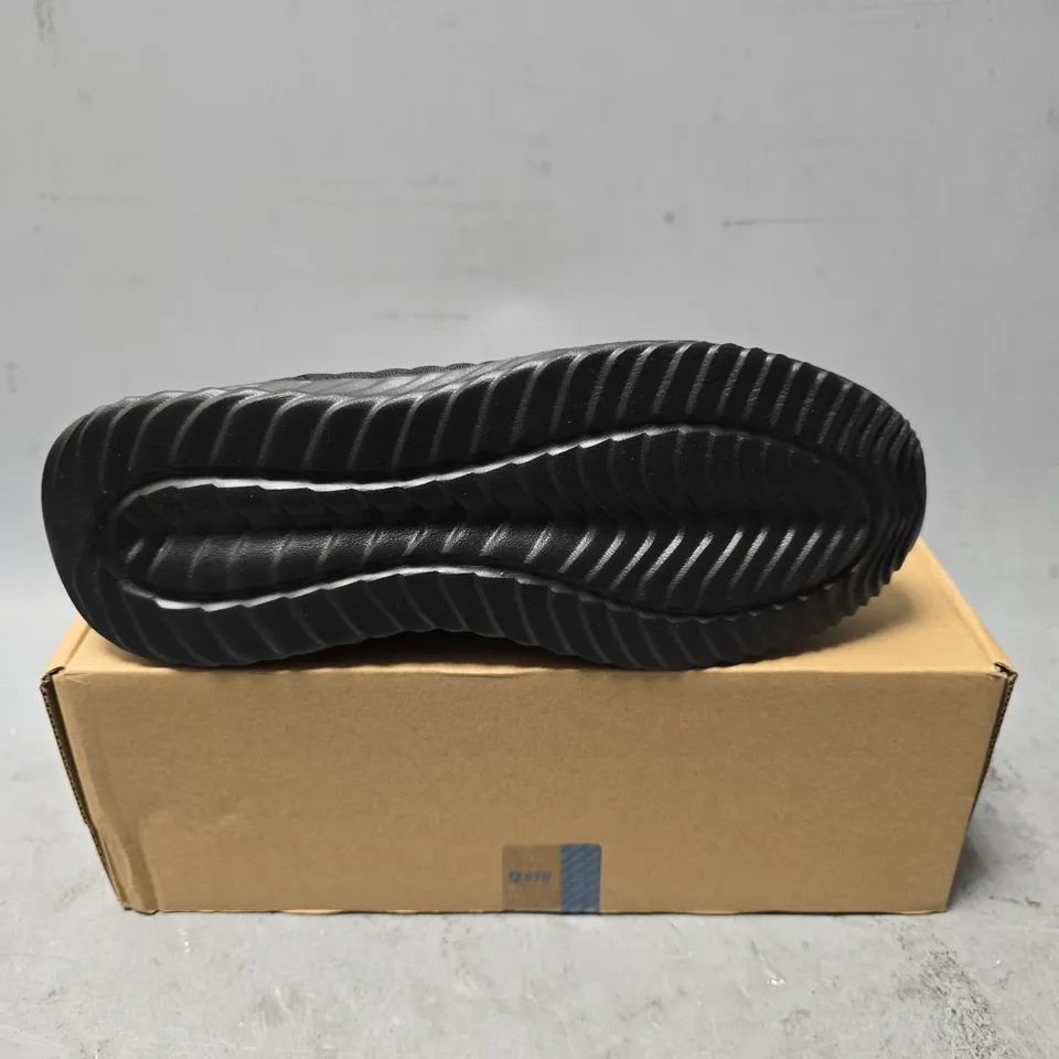 BOXED HKR BLACK SLIP ON WOMENS SHOES - UK 5 