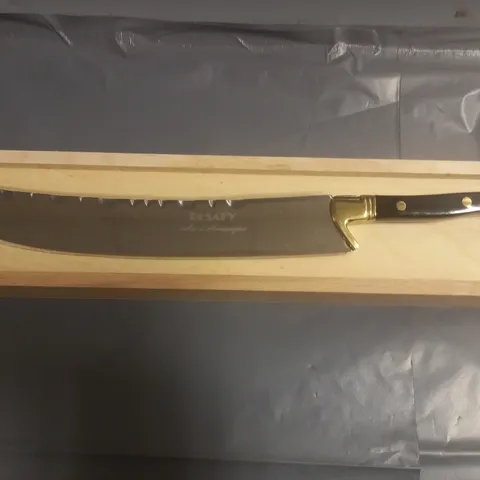 RESAFY CHAMPAGNE SABRE IN WOODEN CASE