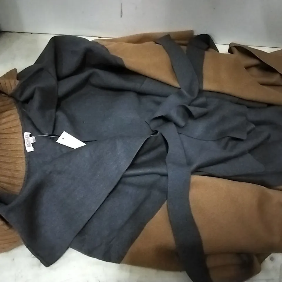 BOX CONTAINING BADGLEY MISCHKAC PURPLE PONCHO SIZE M  , 2 PCS , GREY PONCHO IN 2X AND 1 BLACK PONCHO SIZE M 