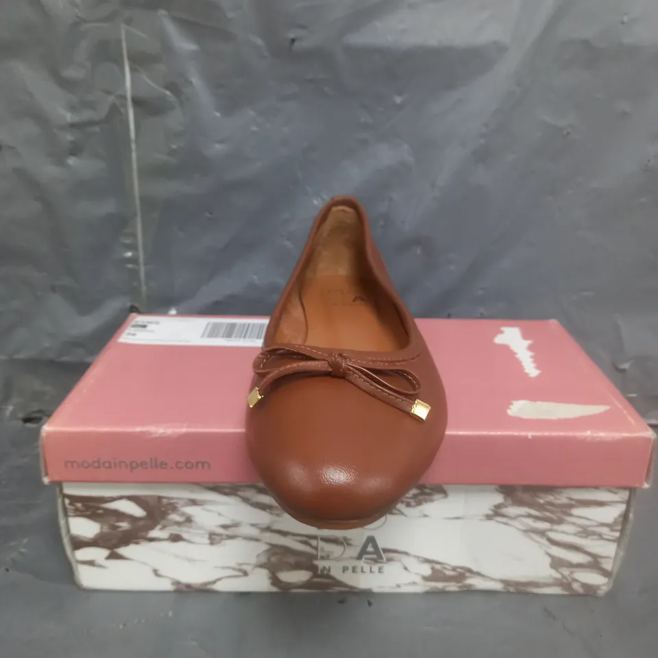 MODA IN PELLE LEATHER PUMPS TAN SIZE 6