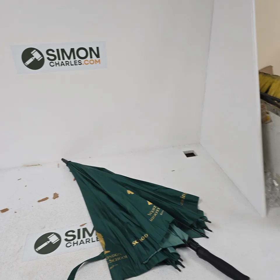 WEST LONDON SHOOTING SCHOOL UMBRELLA – GREEN WITH GOLD LOGO 