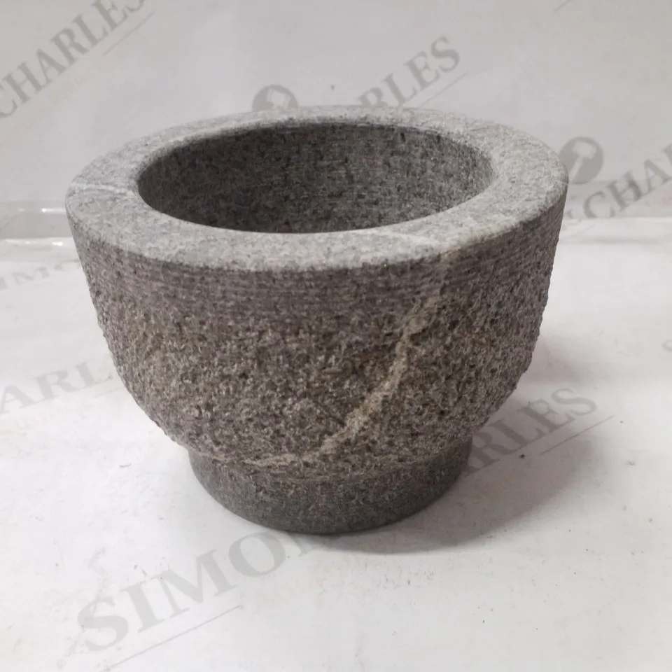 BOXED GRANITE MORTAR 