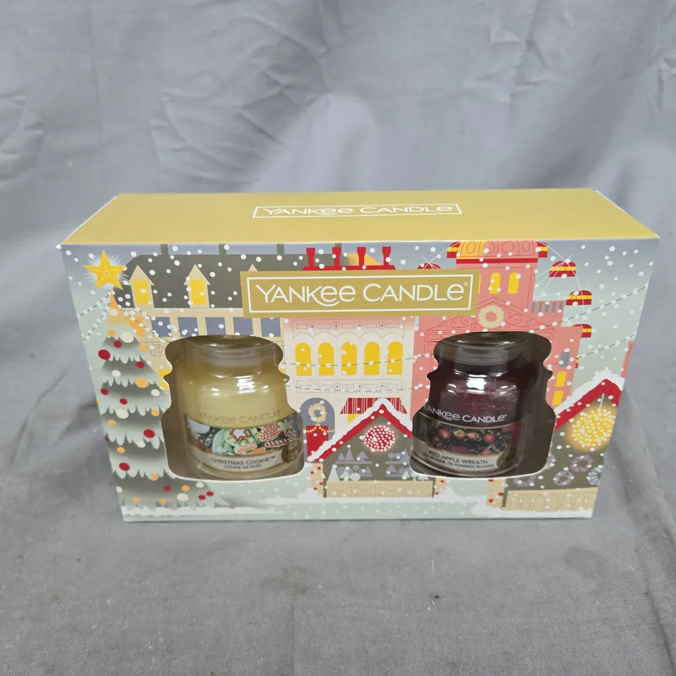 boxed Yankee Candle Original Small Jar Gift Set - Christmas Cookie & Red Apple Wreath 