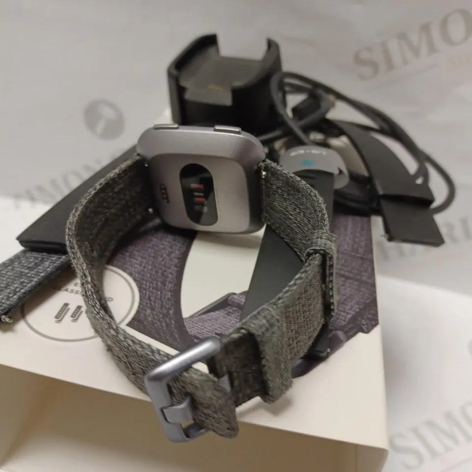 FITBIT VERSA SPECIAL EDITION