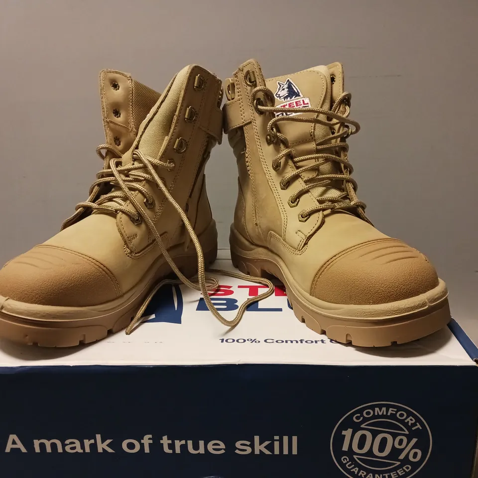 BOXED PAIR OF STEELBLUE SOUTHERN CROSS ANKLE BOOTS IN SAND SIZE 8