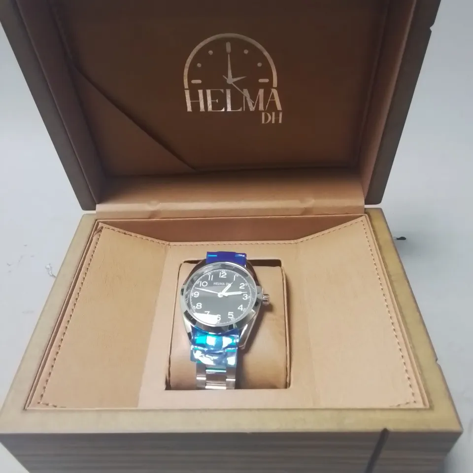 HELMA DH BLACK FACED STAINLESS STEEL GENTS WATCH WITH METAL STRAP IN WOODEN GIFT BOX
