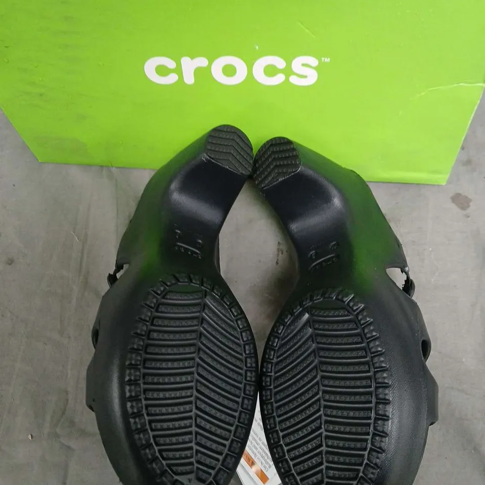 CROCS CYPRUS V HEEL W SANDALS – BLACK, UK 7 (EU 40)