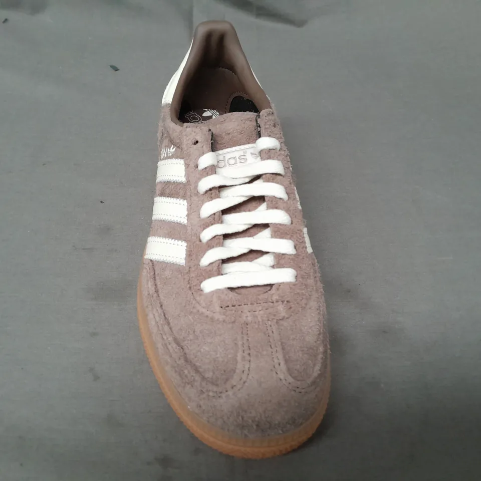 BOXED PAIR OF ADIDAS HANDBALL SPEZIAL W SHOES IN TAUPE UK SIZE 4.5