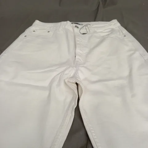 ZARA MOM FIT DENIM WHITE JEANS - EUR 42