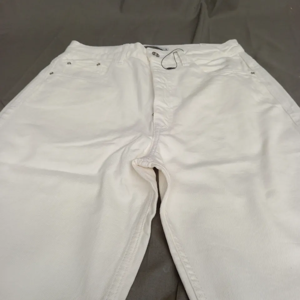 ZARA MOM FIT DENIM WHITE JEANS - EUR 42