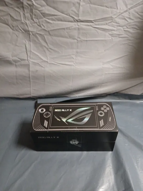Lot 822: ASUS ROG ALLY X HANDHELD GAMING CONSOLE – BOXED - 5500244 ...