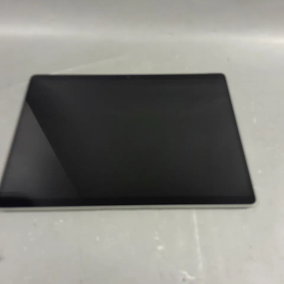 MICROSOFT SURFACE PRO 8 WITH WINDOWS 11