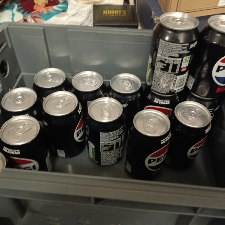 LOT OF 26 330ML CANS OF PEPSI TO INCLUDE MAX AND STRAWBERRIES & CREAM