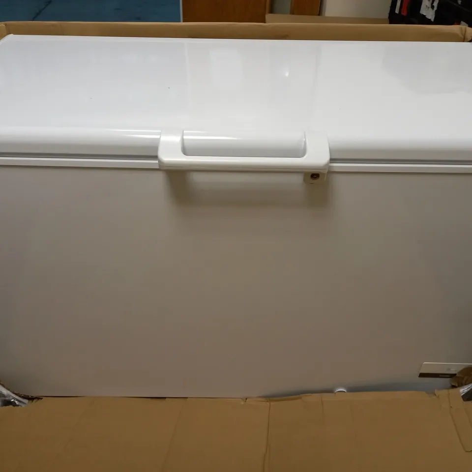 HAIER HCE429F FREESTANDING CHEST FREEZER, 429 LITRE TOTAL CAPACITY - COLLECTION ONLY 
