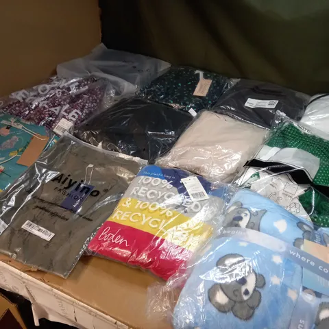 LOT OF APPROX 20 ASSORTED CLOTHING ITEMS VARYING IN SIZE/COLOUR/STYLE TO INCLUDE: TROUSERS, SKIRTS, TOPS