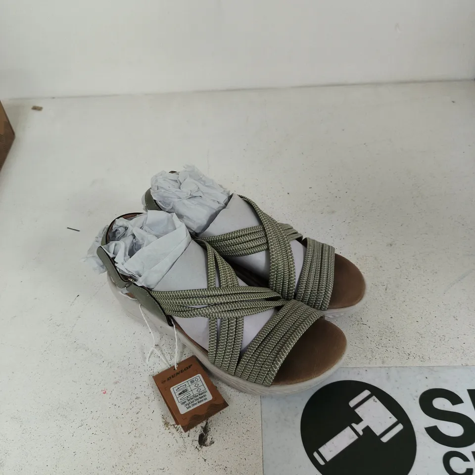 DUNLOP TRISH DLP169 SAGE GREEN SANDALS – UK 5
