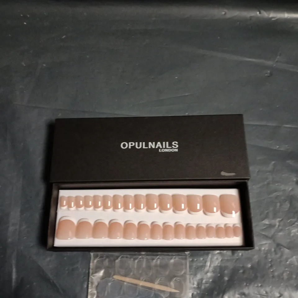 OPULNAILS LONDON PRESS-ON NAIL KIT – NUDE NAIL TIPS