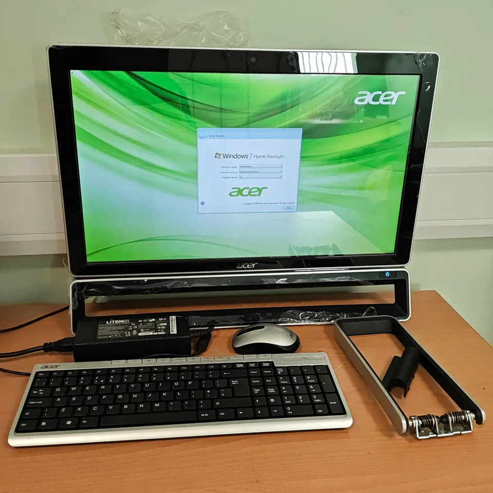 UNBOXED ACER ASPIRE Z5771 ALL IN ONE COMPUTER WITH ACCESSORIES 