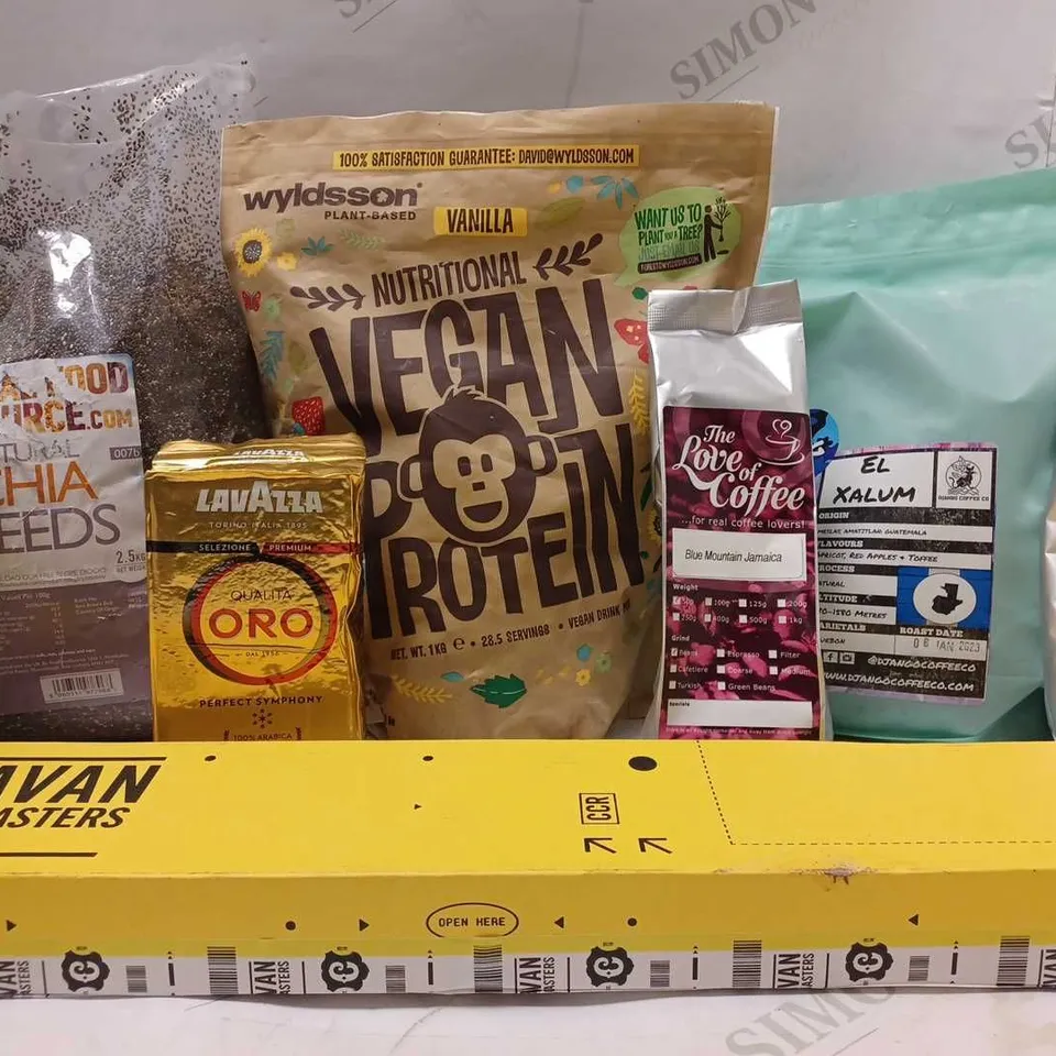 LOT OF APPROX 8 ASSORTED DRINK ITEMS TO INCLUDE LAVAZZA QUALITA ORO GROUND COFFEE, THE LOVE OF COFFEE WHITE CHOCOLATE BLACK CHERRY COFFEE, CARAVAN COFFEE ROASTERS, ETC 