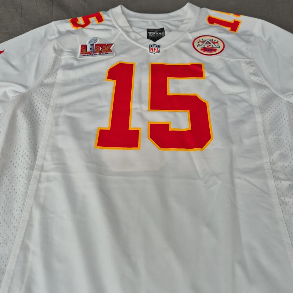 NIKE DWAYNE BOWE KANSAS CITY CHEIFS REPLICA JERSEY - MAHOMES 15 - SIZE XL