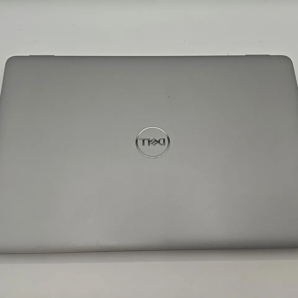 UNBOXED DELL LATITUDE 5450 INTEL VPRO LAPTOP IN SILVER - P165G
