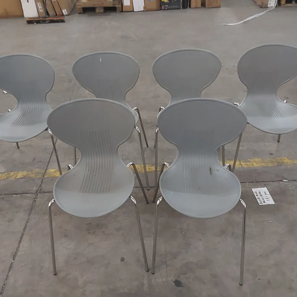 SET OF 6X METAL/PLASTIC CHAIRS (6 ITEMS)