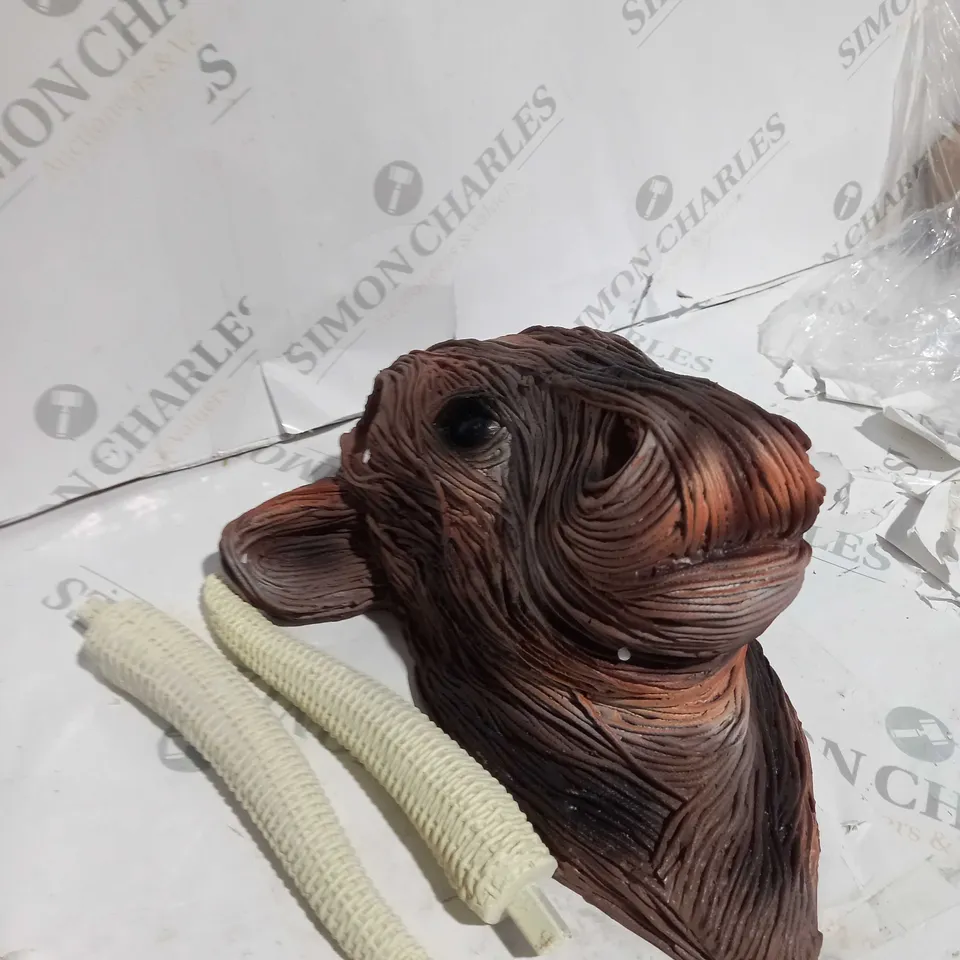 BOXED FAUX POT BULLS HEAD WITH DETACHABLE HORNS