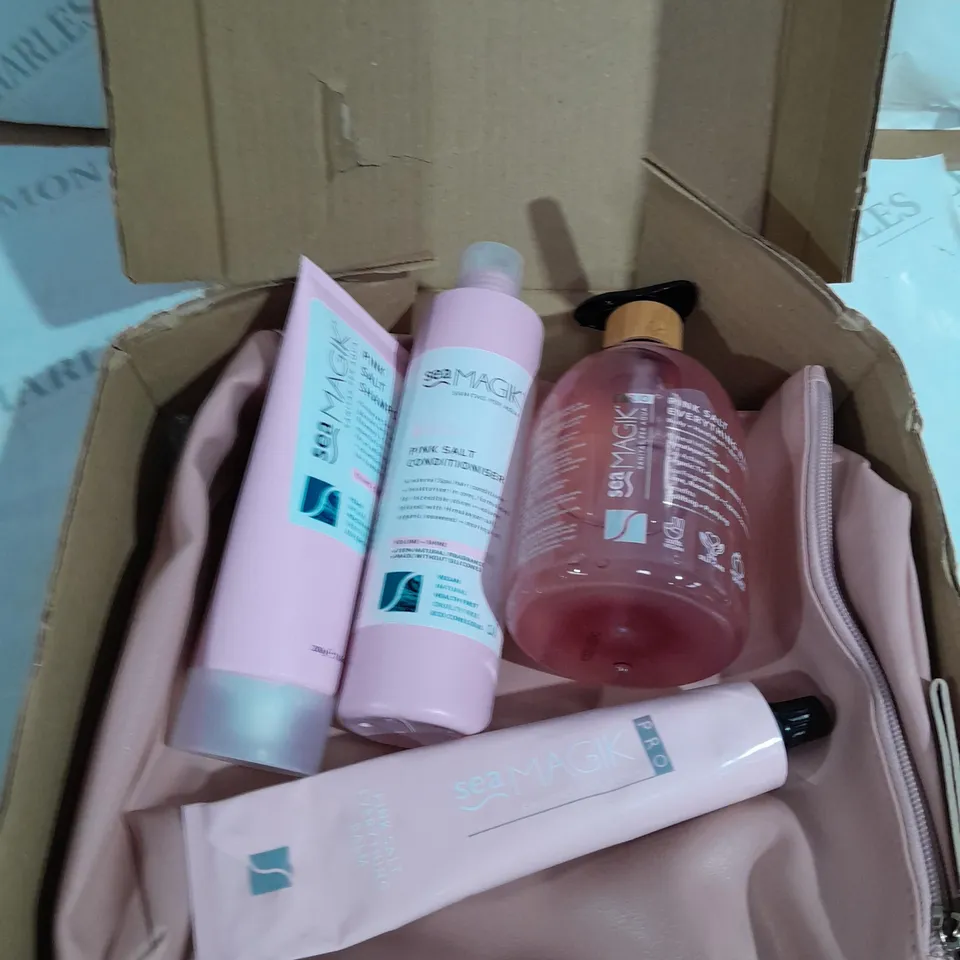 SEA MAGIK 4 PIECE PRO PINK SALT SENSORY SPA COLLECTION & BAG