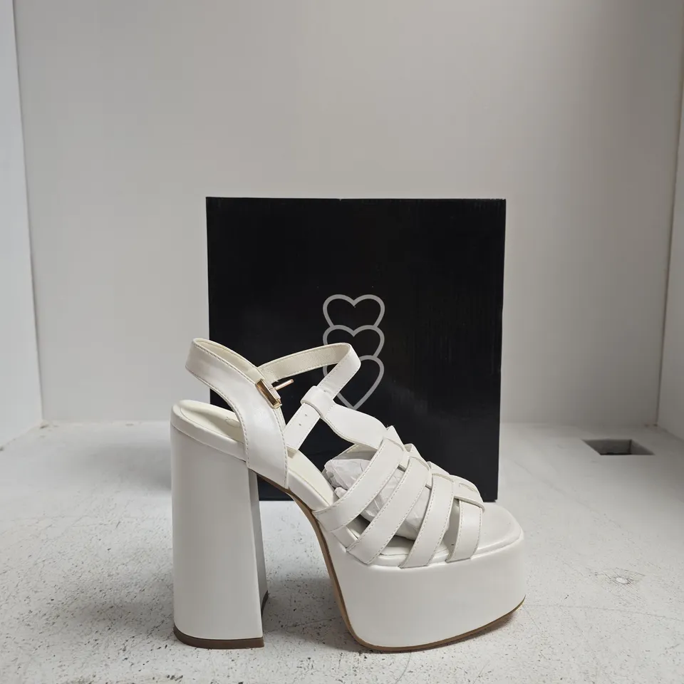 KOI WOMEN'S WHITE PU PLATFORM SANDALS – STYLE DBP55, UK7