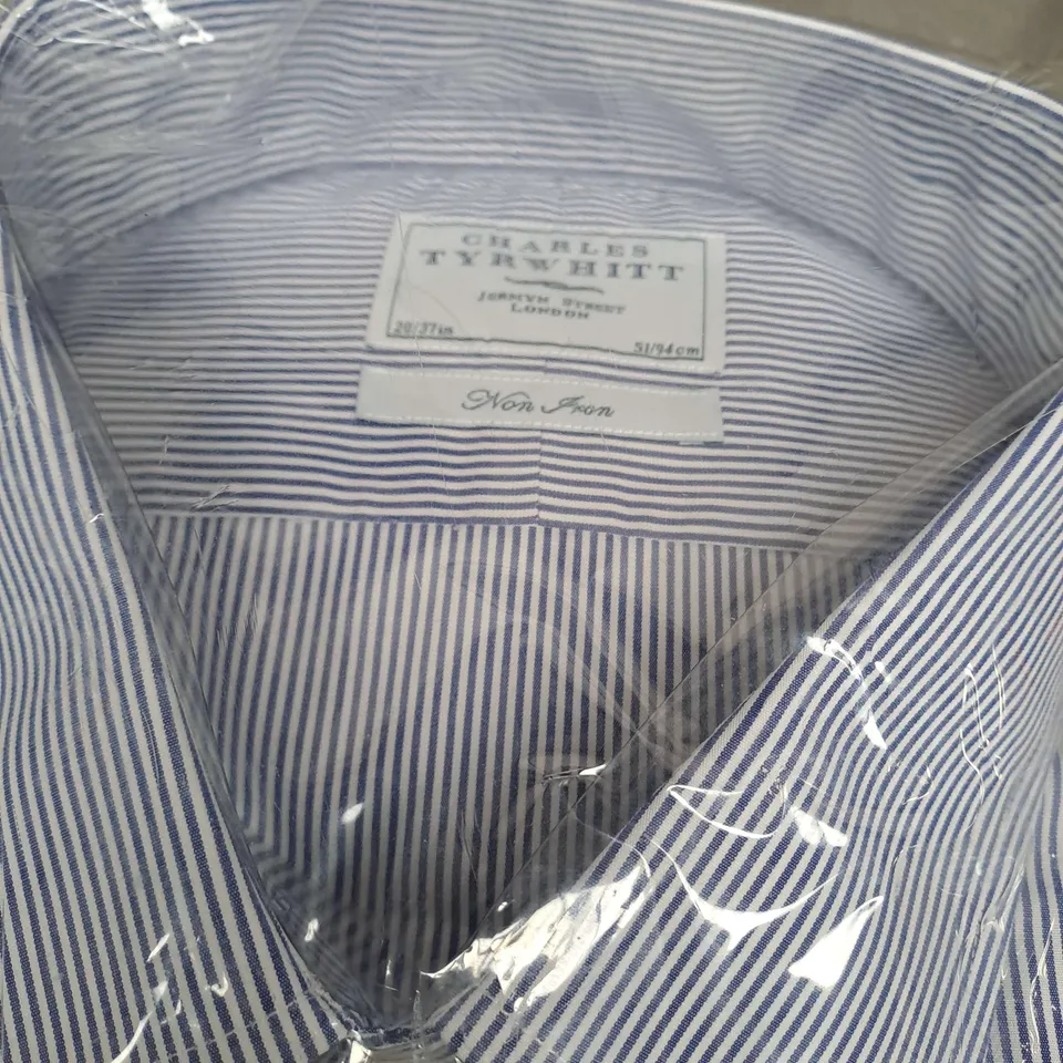CHARLES TYRWHITT NON IRON SHIRT IN NAVY BENGAL CLASSIC SIZE 37"