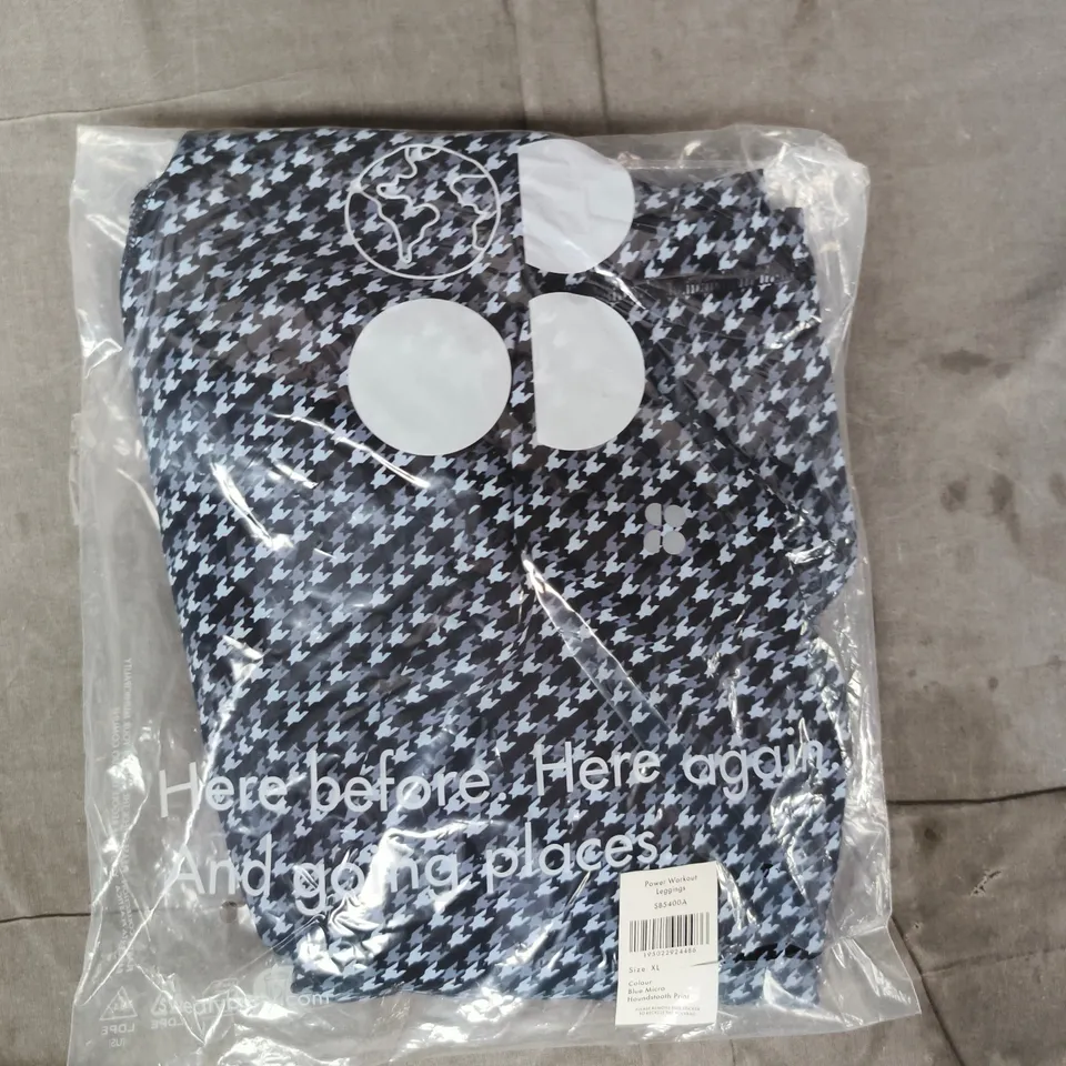 BAGGED SWEATY BETTY POWER WORKOUT LEGGINGS IN BLUE MICRO HOUNDSTOOTH PRINT SIZE XL