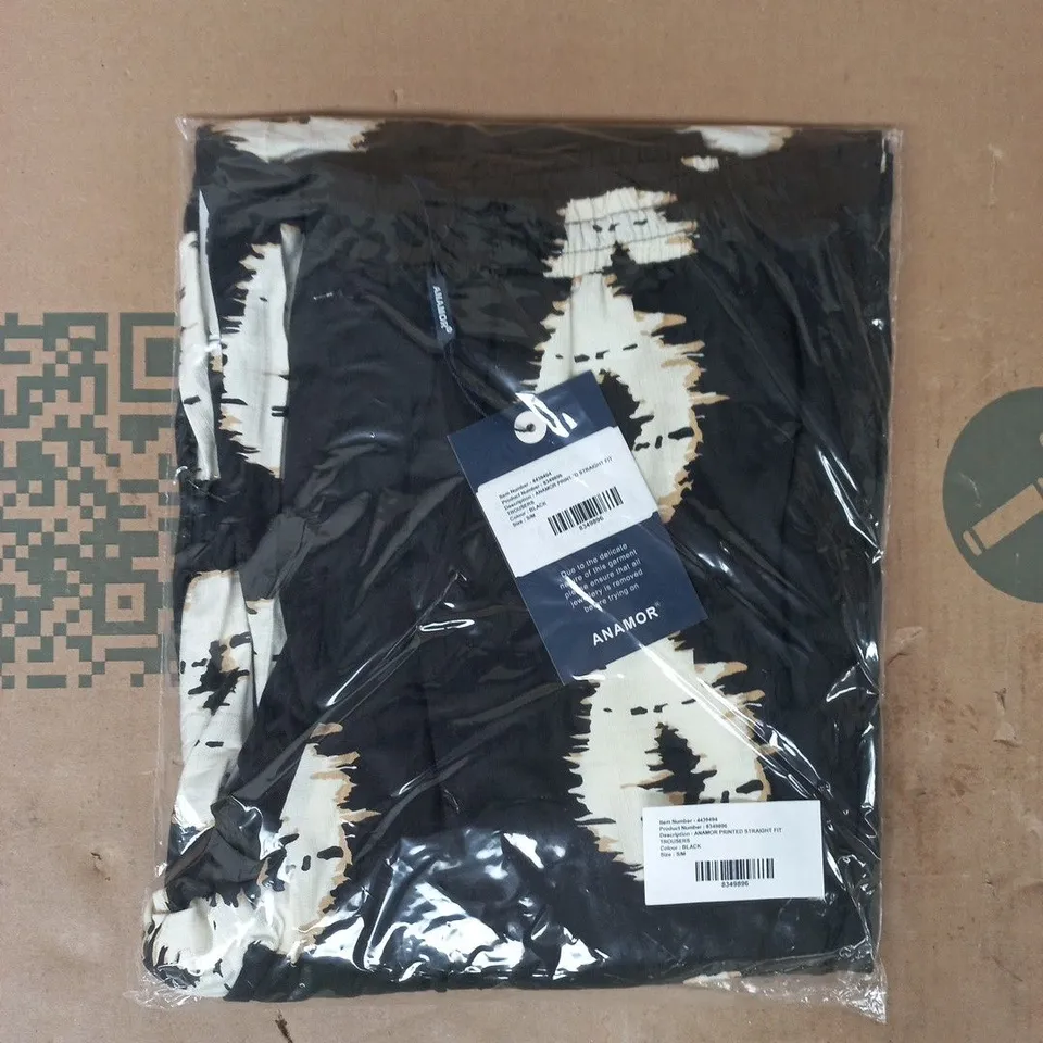 BAGGED ANAMOR PRINTED STRAIGHT FIT TROUSERS IN BLACK SIZE S/M