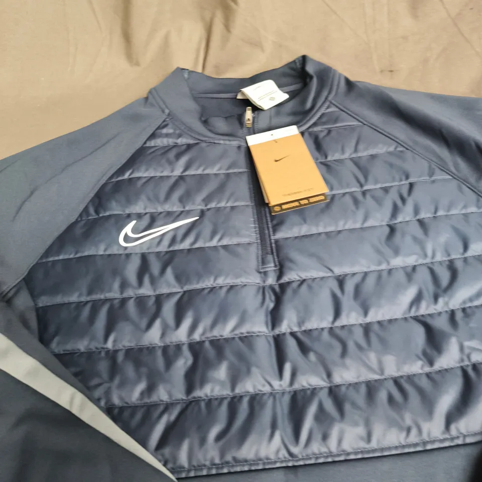 NIKE QUILTED PUFFER JACKET – SIZE L