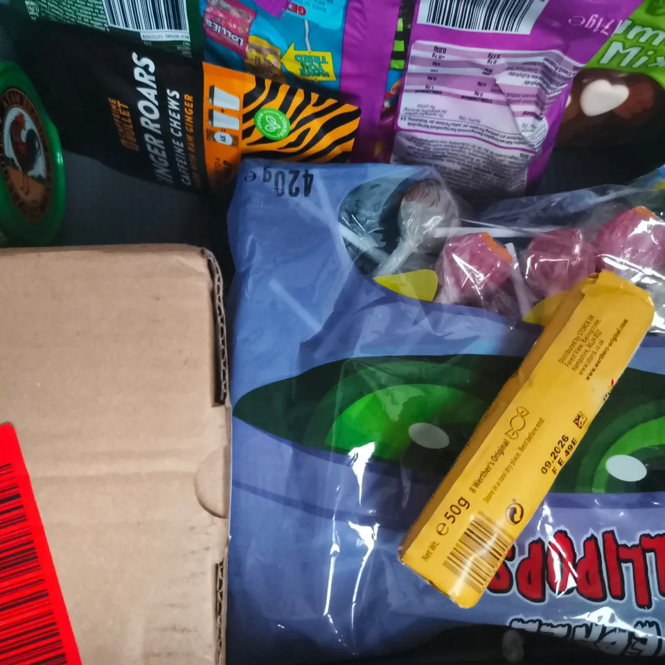 APPROXIMATELY 10 ASSORTED FOOD AND DRINK ITEMS TO INCLUDE PEPSI, CAFFEINE BULLET, ETC