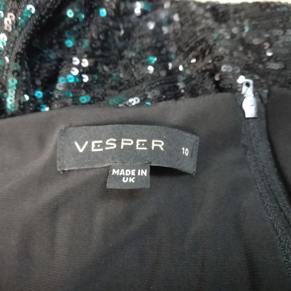 VESPER GREEN/BLACK SEQUIN DRESS WITH SLIT - SIZE 10