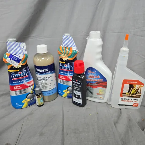 APPROXIMATELY 12 ASSORTED HOUSEHOLD LIQUID PRODUCTS TO INCLUDE DIGESTA DRAIN UNBLOCKER, DURGOL SPECIAL DESCALER, SILICONE TREADMILL OIL, ETC