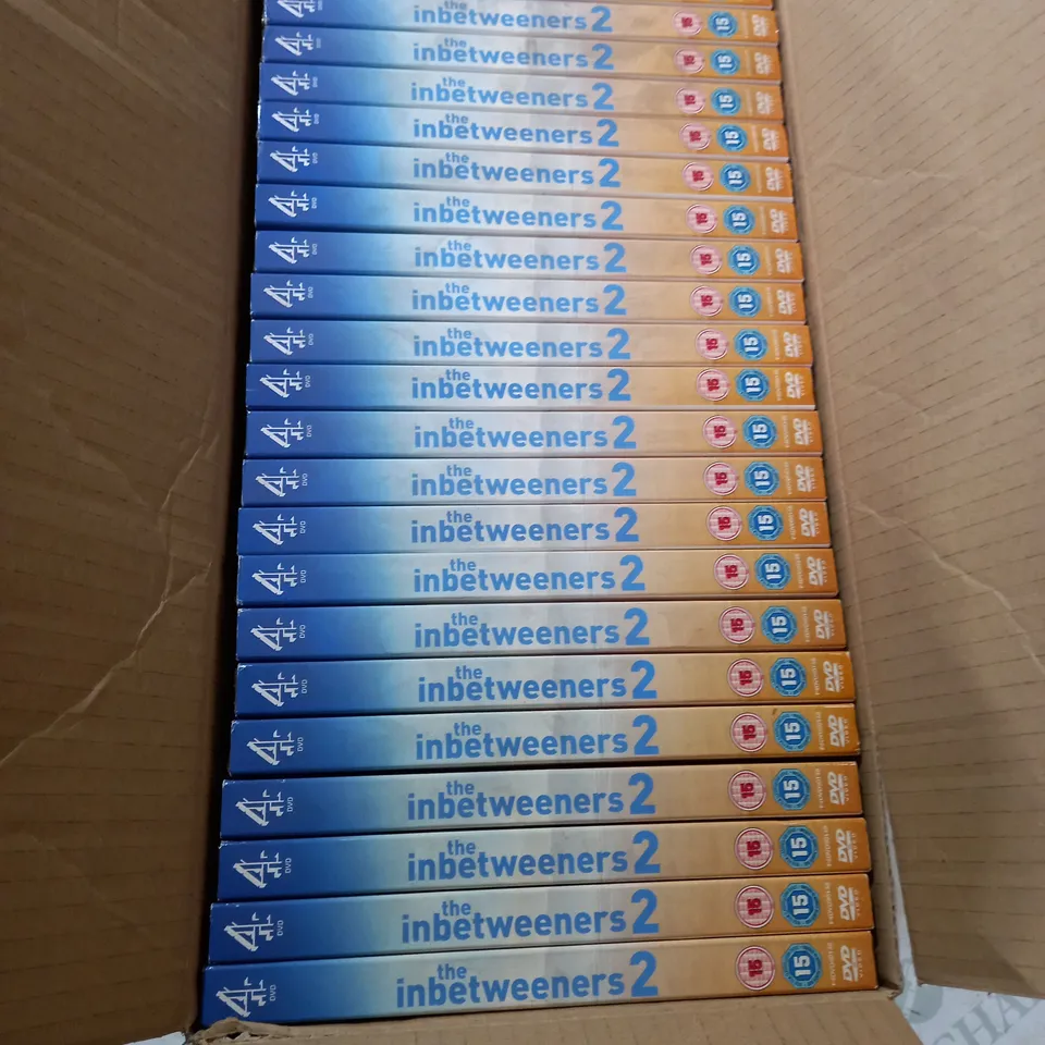 LOT OF APPROXIMATELY 23 THE INBETWEENERS 2 DVDS
