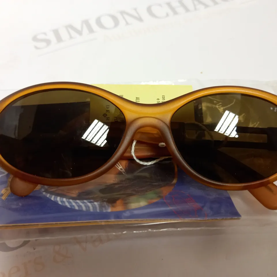 APPROX 10 DERIGO STING SUNGLASSES - BOXED