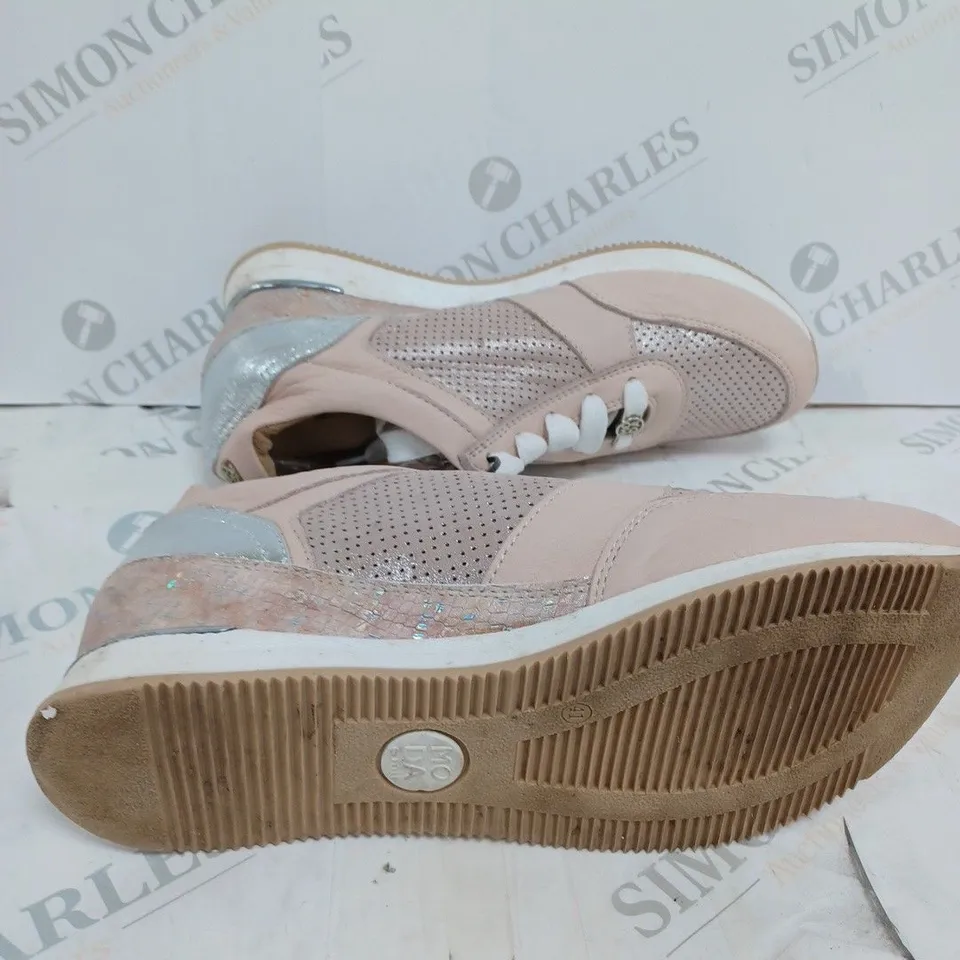 MODA IN PELLE AVERY WEDGE TRAINER - SIZE 6