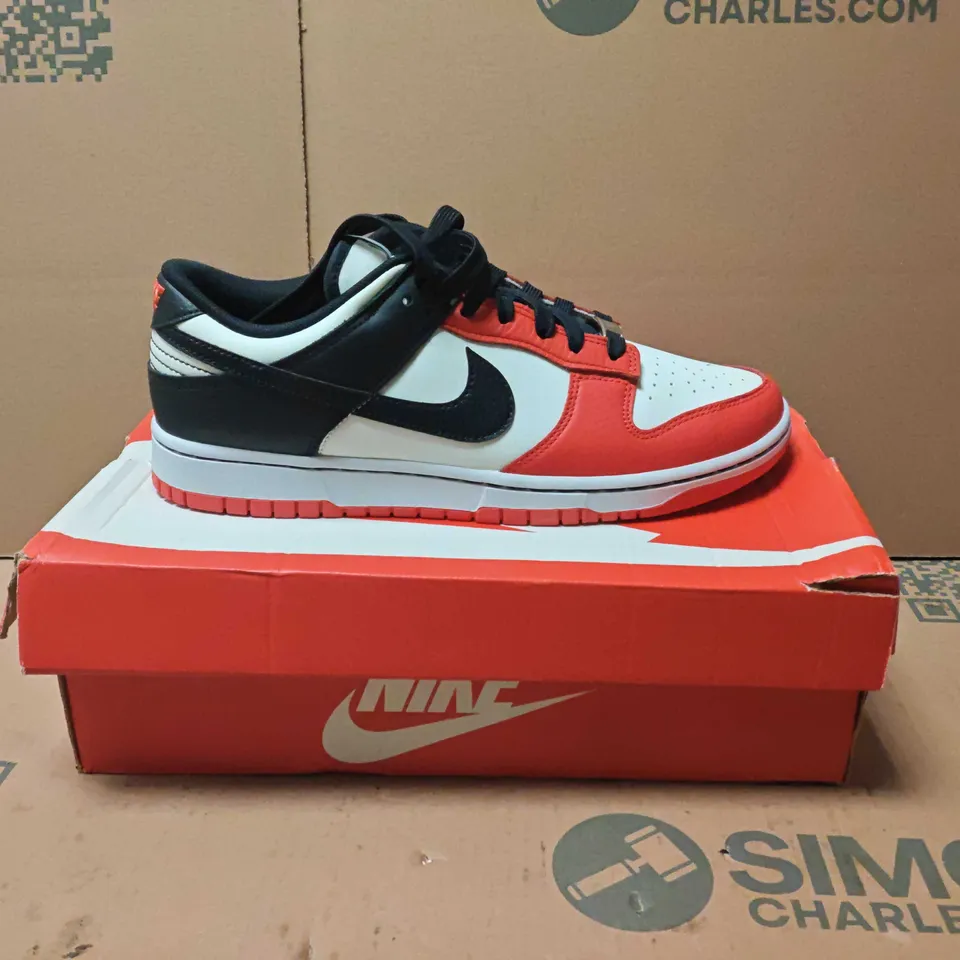 BOXED NIKE DUNK LOW RETRO EMB TRAINERS IN RED & WHITE – UK 8 (US 9)