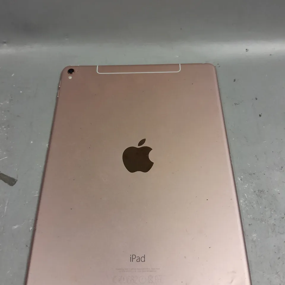 APPLE IPAD PRO 9.7 TABLET - A1674
