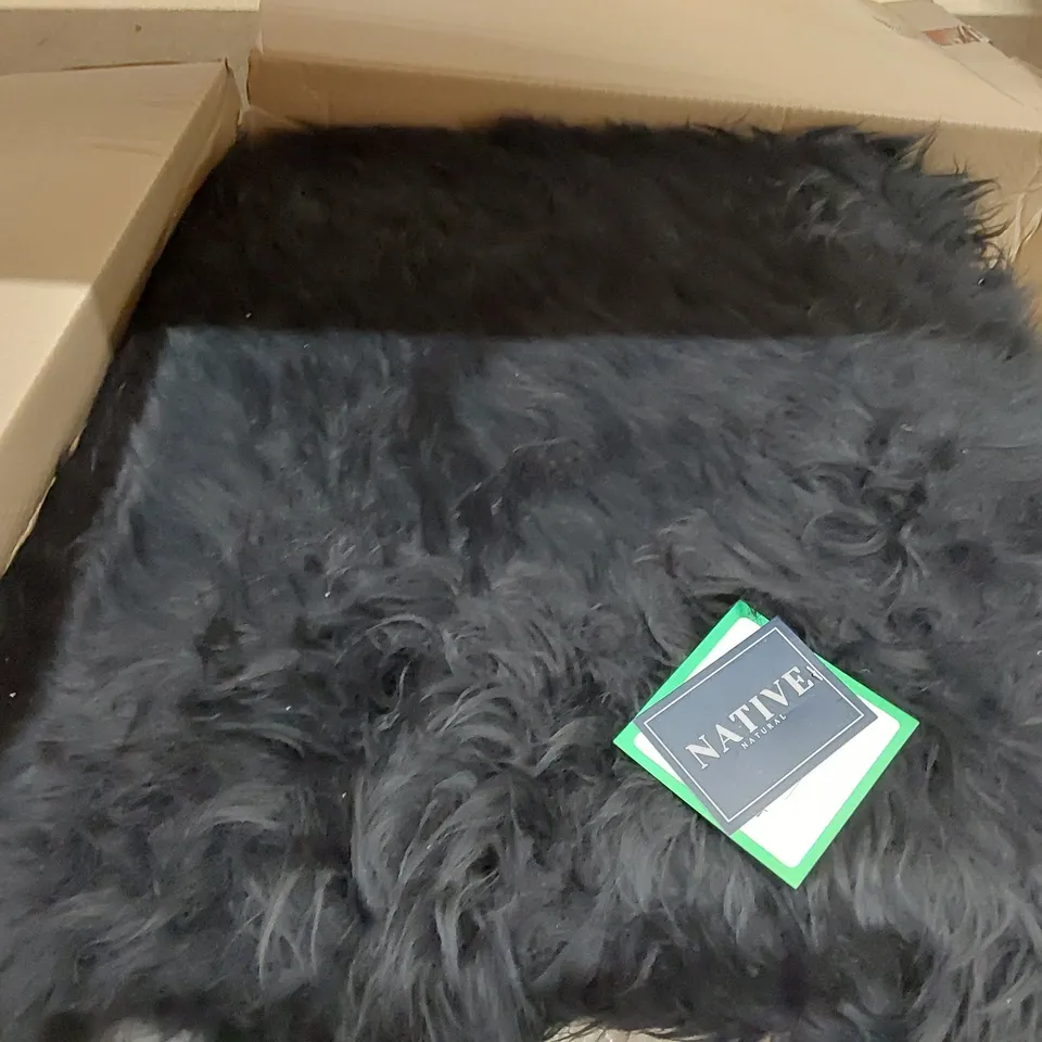 BAGGED SHEEPSKIN CHAIR PAD CUSHION (1 BOX)