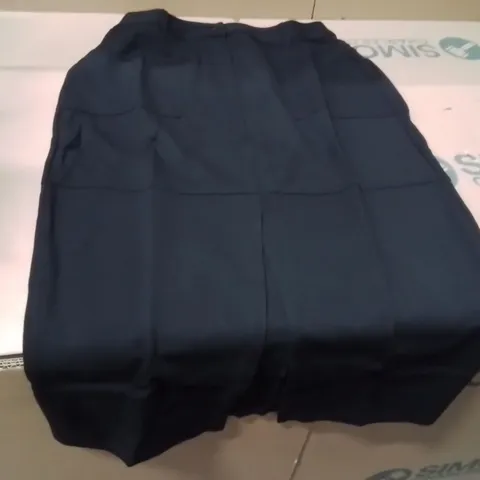 BOXED BRAND NEW APPROXIMATELY 18 JD WILLIAMS PONTE COLUM SKIRT BLACK SIZE 14