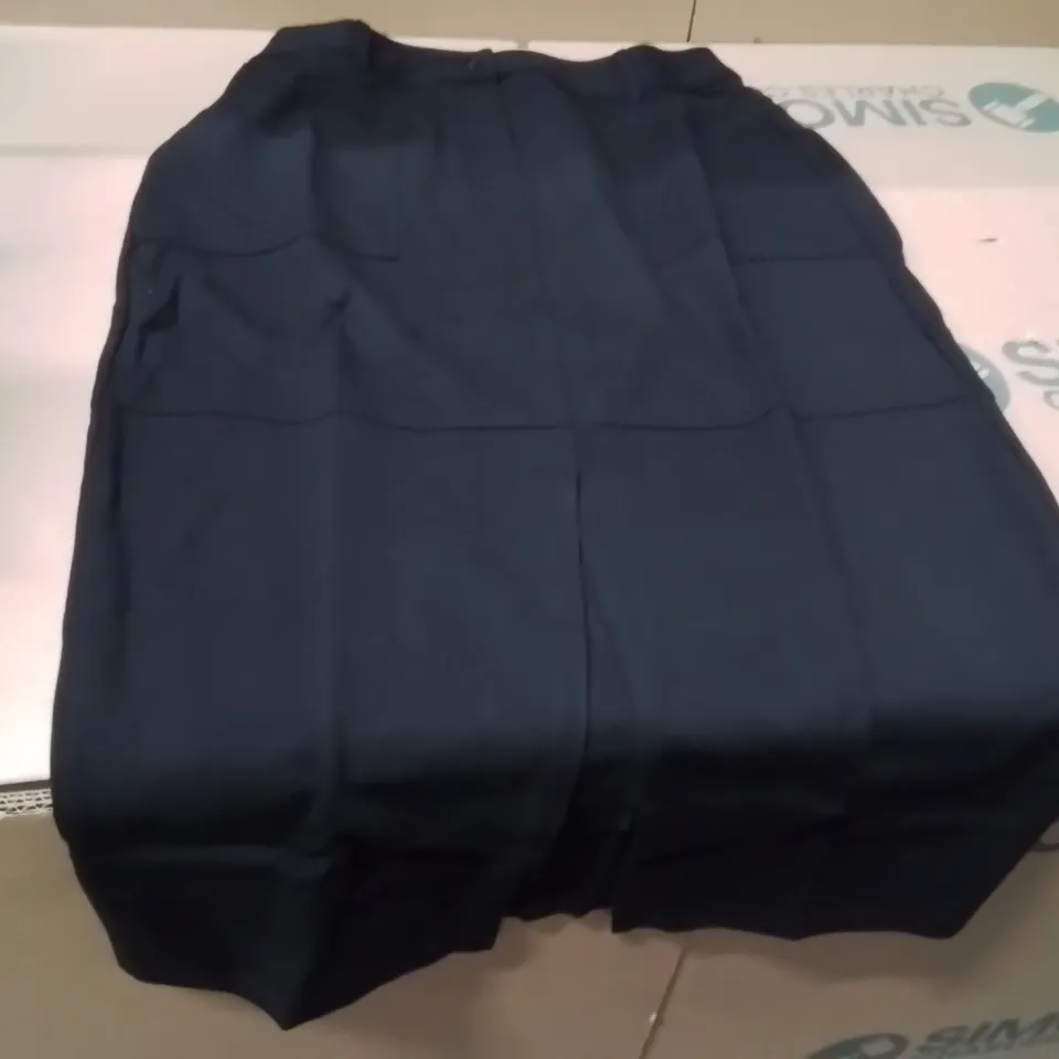 BOXED BRAND NEW APPROXIMATELY 18 JD WILLIAMS PONTE COLUM SKIRT BLACK SIZE 14