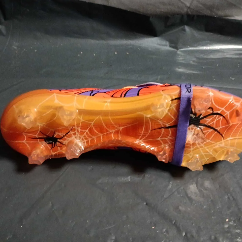 UNBOXED PAIR OF ADIDAS PREDATOR BOOTS - UK SIZE 3.5