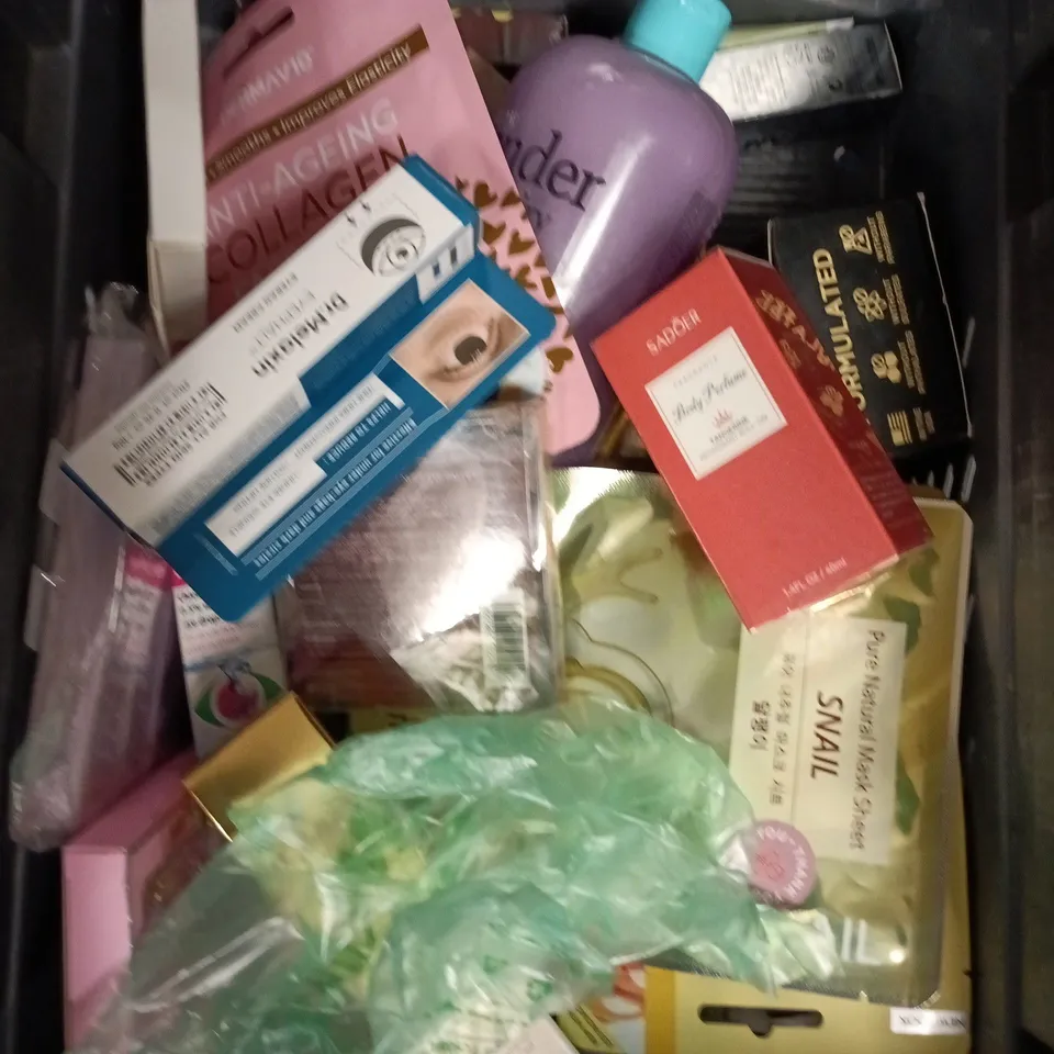 APPROXIMATEY 20 ASSORTED HEALTH AND BEAUTY PRODUCTS TO INCLUDE - DOVE BODY WASH - SHEGLAM EYESHADOW PALLETTE AND BIO ORGANIC HAIR COLOUR