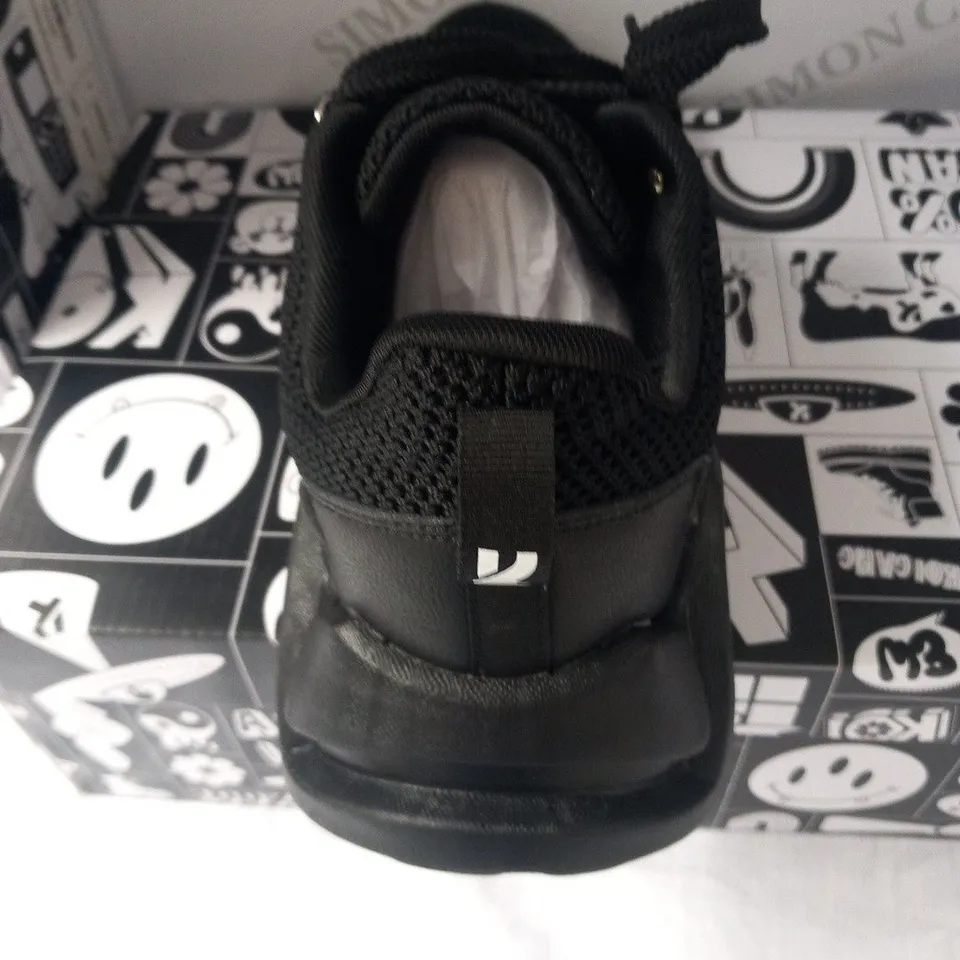 BRAND NEW BOXED PAIR OF KOI PACHA SOUND WAVE MEN'S TRAINERS SIZE 7