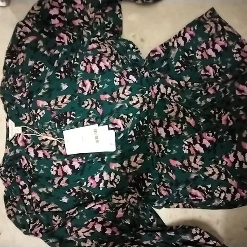 BOX CONTAINING 20 PCS MONSOON XS TOPS
