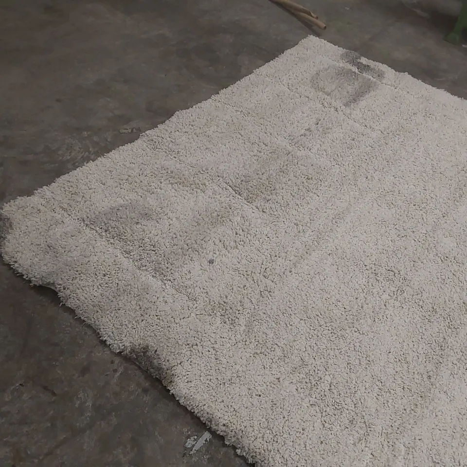 QUALITY DESIGNER RUG - APPROXIMATELY 320 x 240cm