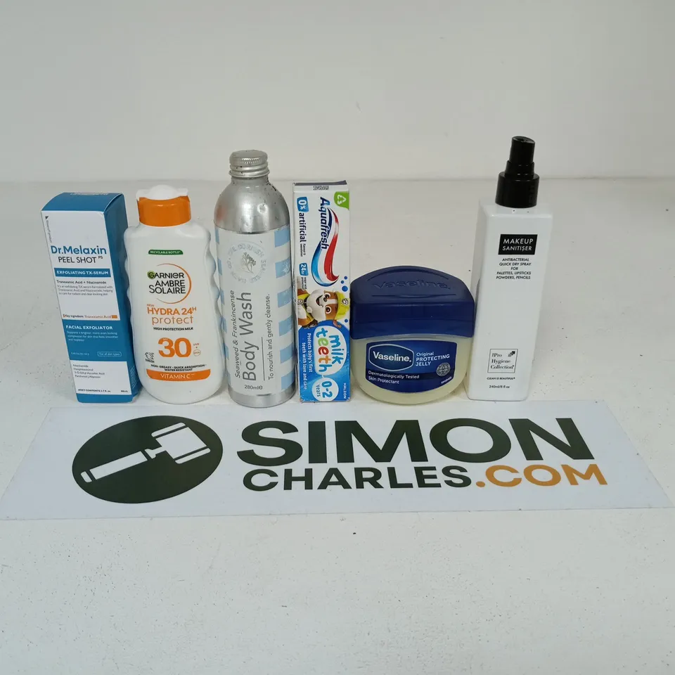 APPROXIMATEY 20 ASSORTED HEALTH AND BEAUTY PRODUCTS TO INCLUDE - DR.MELAKIN PEEL SHOT - VASELINE PROTECTING JELLY AND AQUAFRESH MILK TEETH TOOTHPASTE